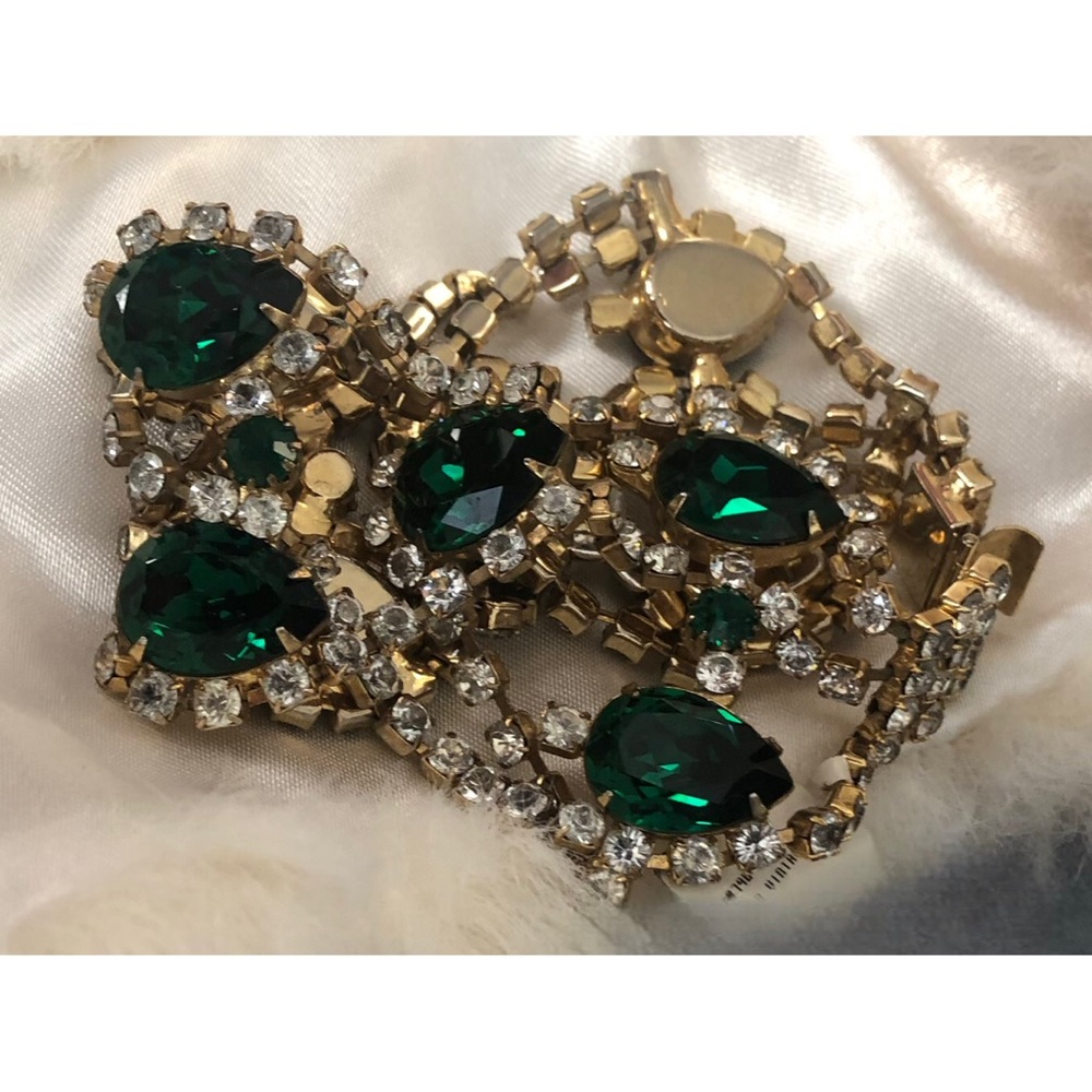 SALE Gorgeous Emerald-Colored Vintage Bracelet